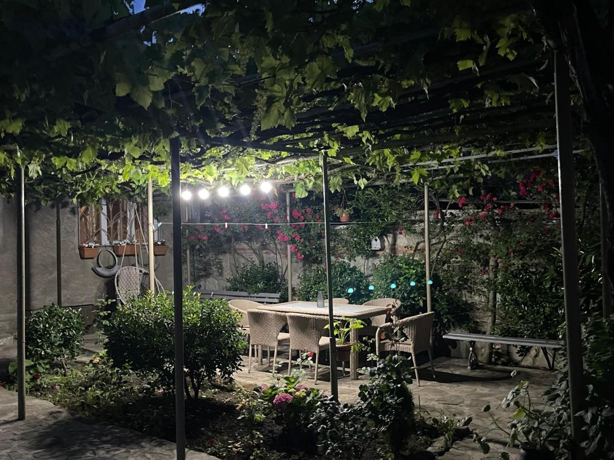 Mari Guest House Telavi Extérieur photo