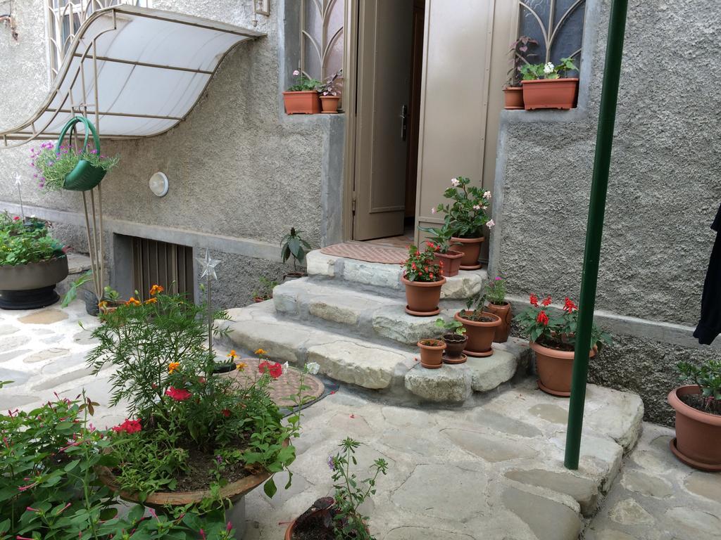 Mari Guest House Telavi Extérieur photo