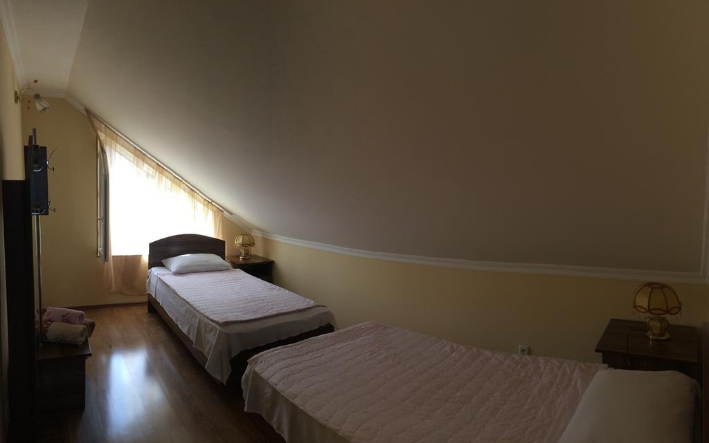 Mari Guest House Telavi Extérieur photo