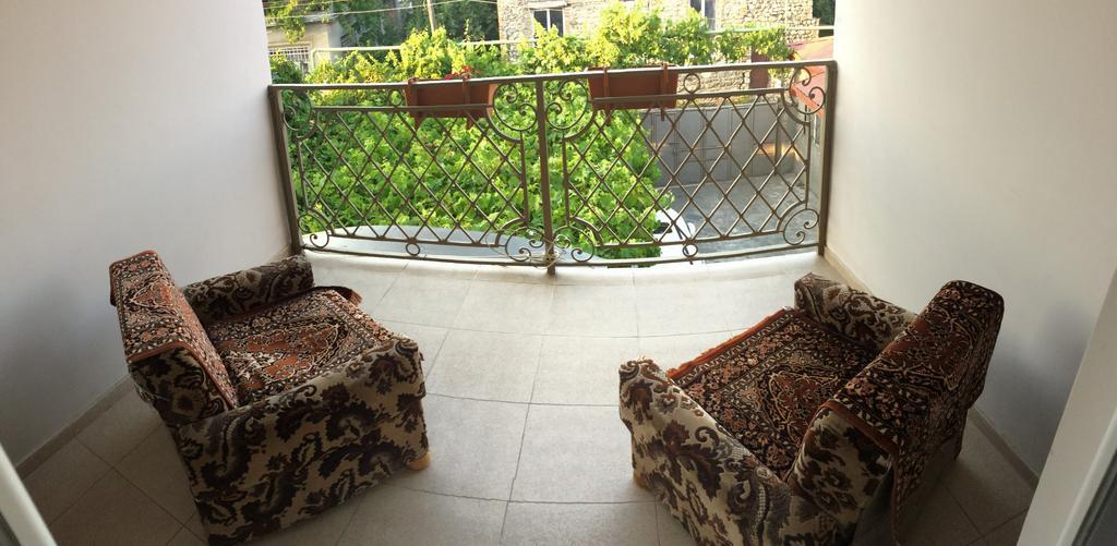 Mari Guest House Telavi Extérieur photo