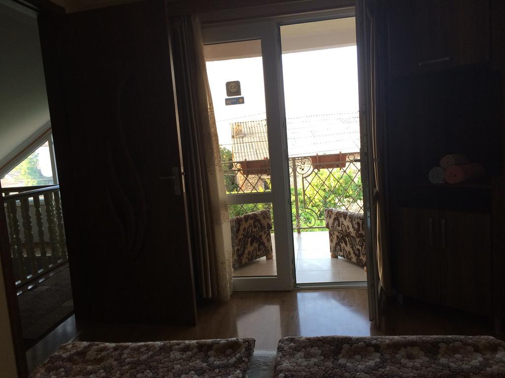Mari Guest House Telavi Extérieur photo